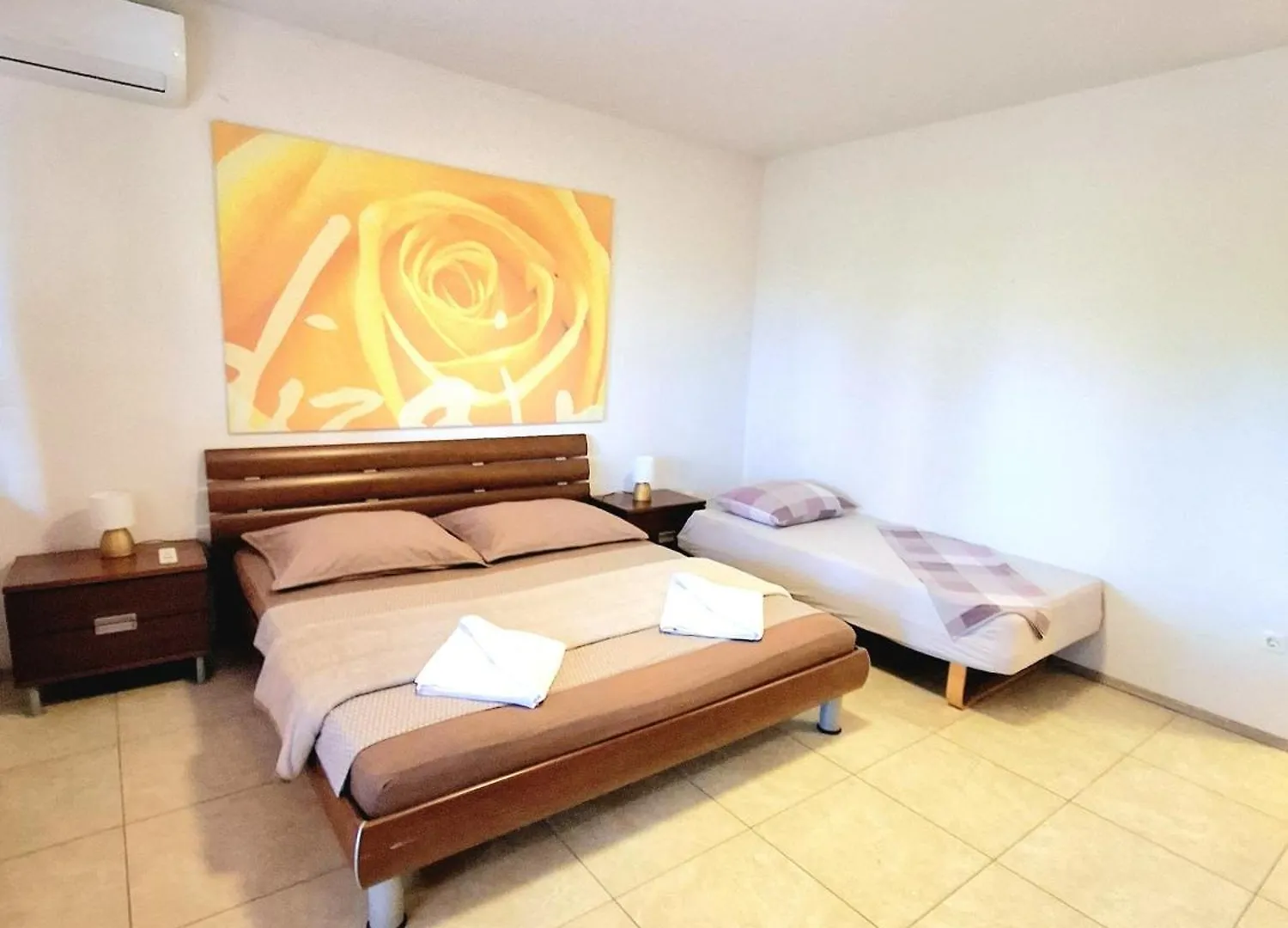 Apartment With Pool Near Split